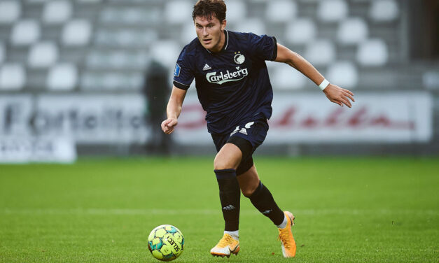 Młody duński napastnik jest rzekomo na radarze Młotów