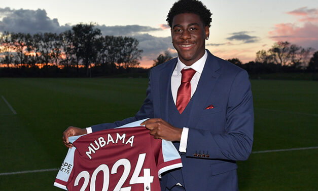 Divin Mubama, 17-letni napastnik podpisał pierwszy profesjonalny kontrakt