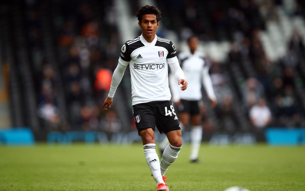 Młody Portugalczyk monitorowany przez Młoty