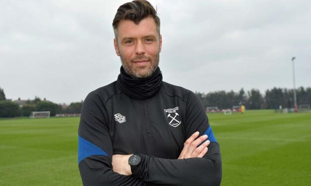 Elliott Ward wraca do West Hamu United