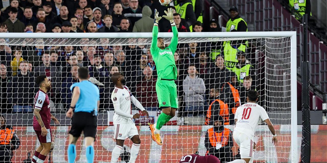 Alphonse Areola: Trzymamy się razem i walczymy