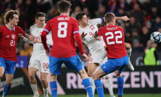 Reprezentacje: Coufal i Souček zagrali z Polską, Areola mianowany bramkarzem drugiego wyboru