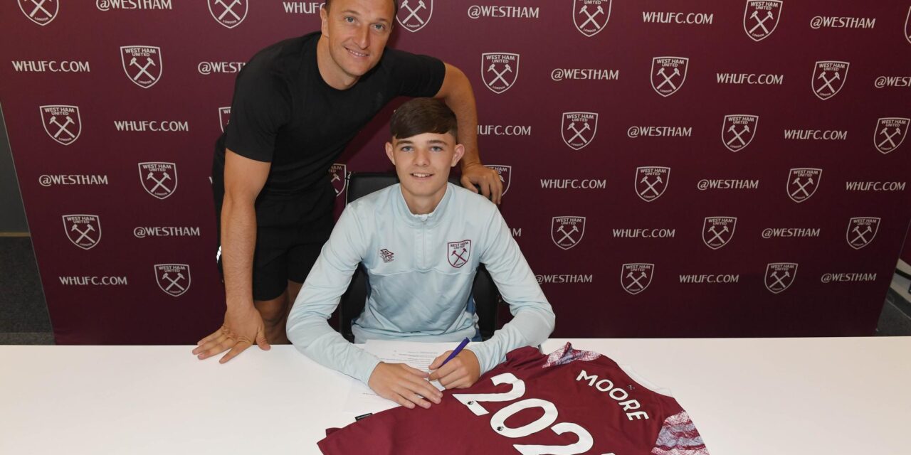 Nastoletni skrzydłowy dołącza do West Hamu na trzyletni kontrakt