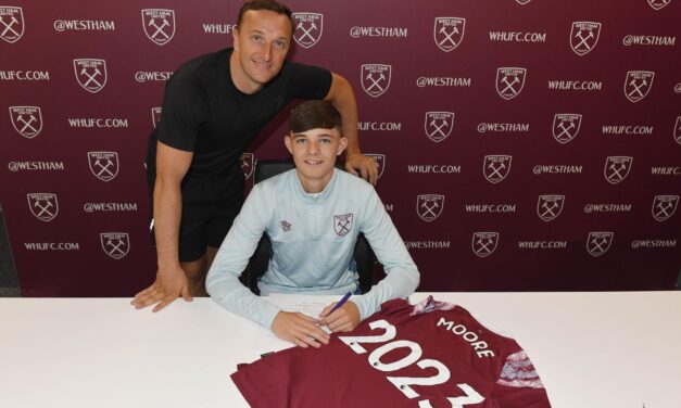 Nastoletni skrzydłowy dołącza do West Hamu na trzyletni kontrakt