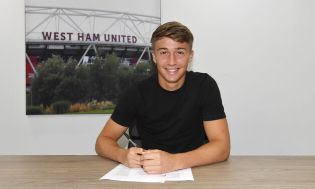 George Earthy z nowym kontraktem