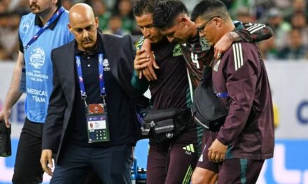 Copa America pechowe dla Meksykanina. Jak poważna jest kontuzja Edsona Alvareza?