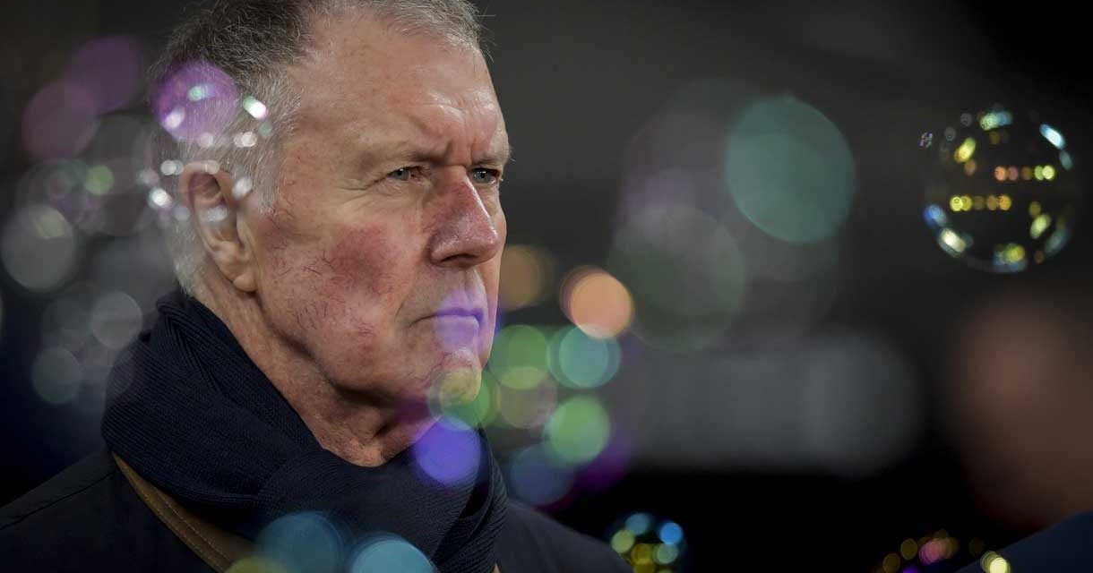 Sir Geoff Hurst wyraża rozczarowanie decyzją West Hamu o zerwaniu współpracy z Moyesem