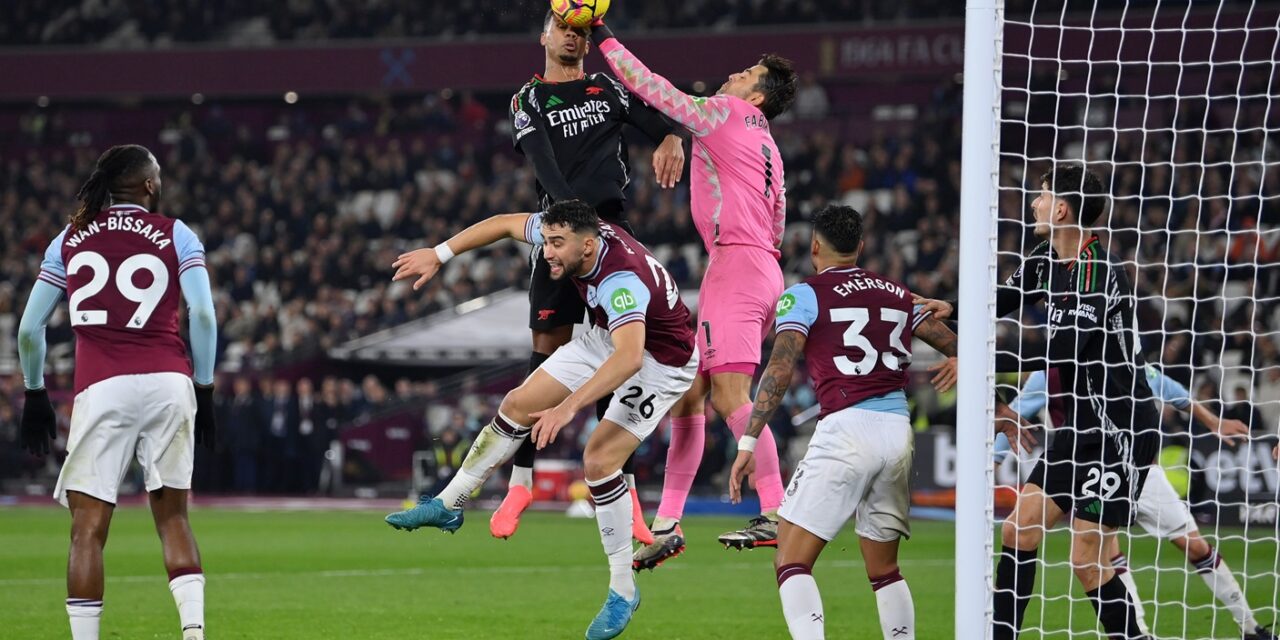 Niepokój podczas meczu z Arsenalem. Co się stało na trybunach London Stadium?