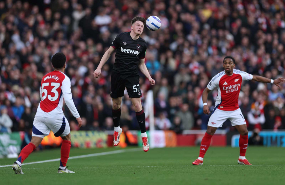 West Ham przerywa złą passę na Emirates Stadium!